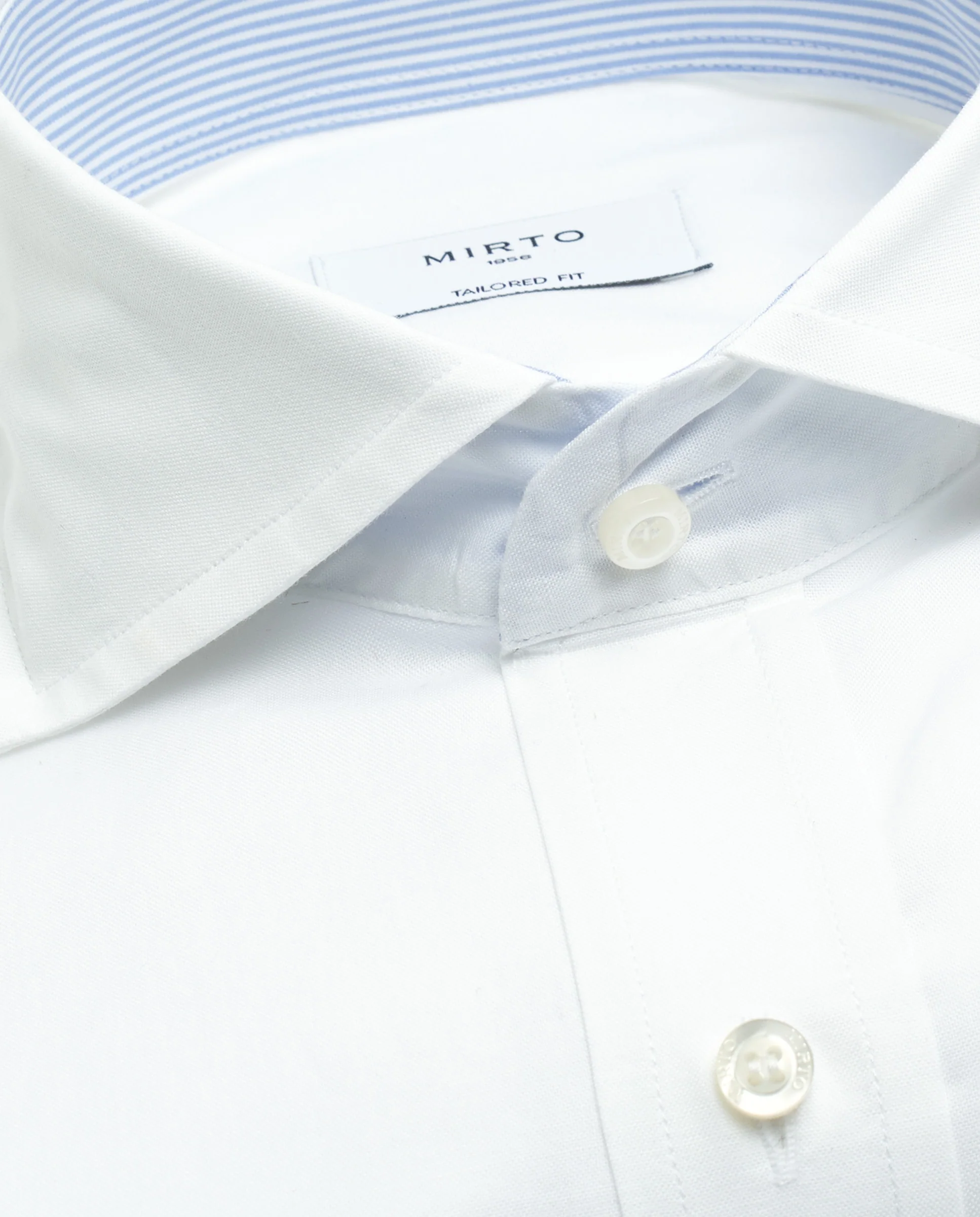 Camisa casual lisa semi-entallada blanco - Image 5